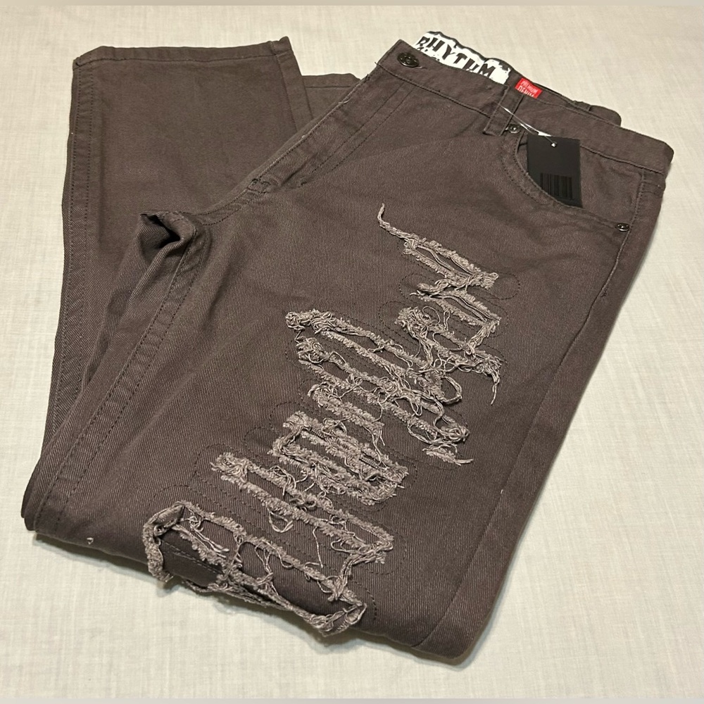 NWT. Beat & Rhythm Distressed Gray Men Jeans